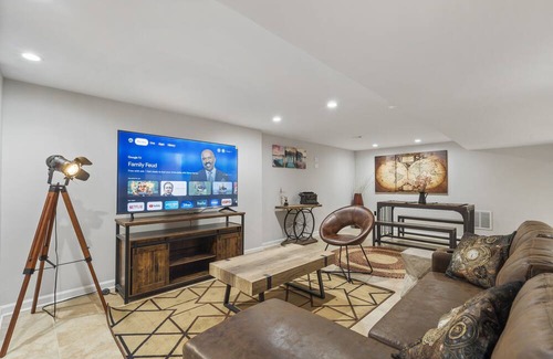 Springfield Apartamento | Industrial style basement apartment near D.C.