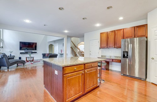 Lithonia Casa | Stonecrest Home w/ Smart TVs Near Atlanta!