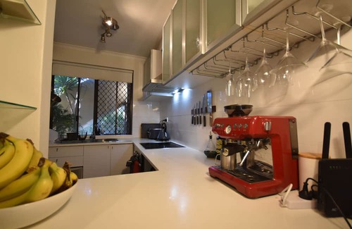 Leederville Apartamento | Entire two-bedroom villa in vibrant Leederville