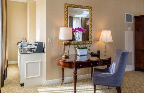 Belden Place Casa | 1-Bedroom Suite at a 4.5⭐️ Hotel