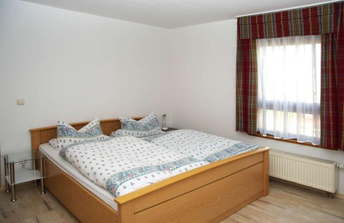 Bad Buchau Apartamento | Apartment 'Bauerngarten - 1' with Private Terrace, Private Garden and Wi-Fi