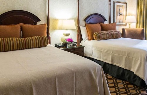 Financial District Casa | Suite + Connecting Room at a 4.5⭐️ Hotel