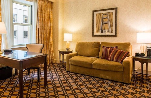 Financial District Casa | Two Full Room at a 4.5⭐️ Hotel