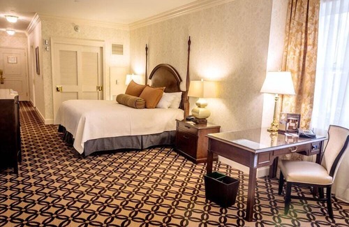 Financial District Casa | 1-Bedroom Suite at a 4.5⭐️ Hotel