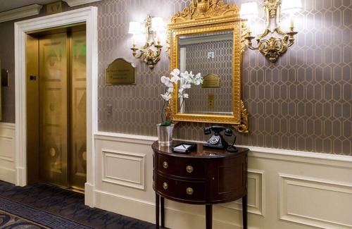 Financial District Casa | 1-Bedroom Suite at a 4.5⭐️ Hotel