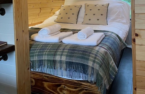 Enniskillen Cabina | Tranquil Cabin set in 300 acre private estate