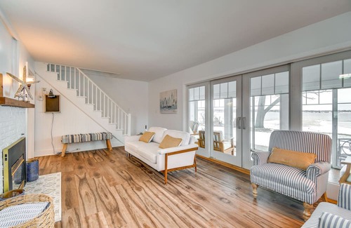 Town of Owasco Cabaña | Tranquil Auburn Lakehouse w/ Sunroom & Game Room!