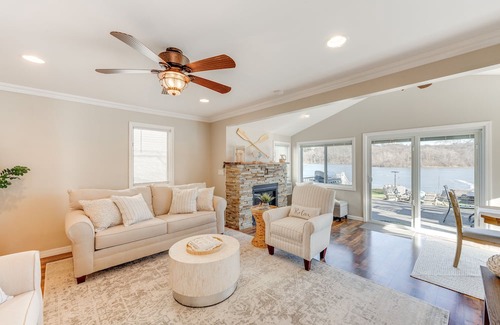 Drayton Plains Casa | Lakefront Highland Home w/ Dock ~ 2 Mi to Milford!