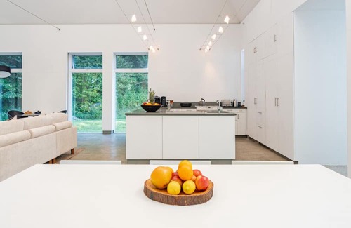 Roscoe Casa | Stunning, Double Pavilion House in Roscoe w hiking