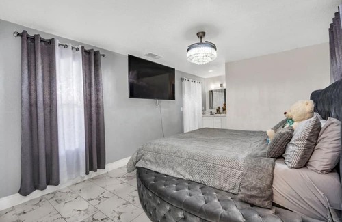 Merced Casa | Beautiful 3 bedroom house 1 minute away from UC Merced