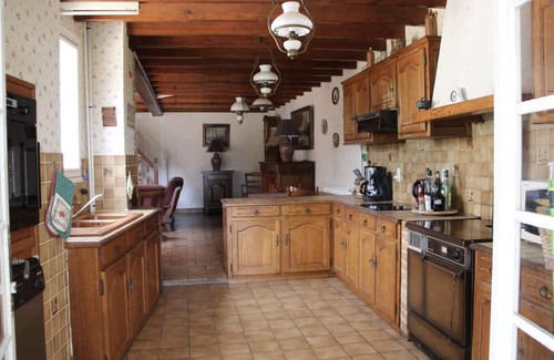 Saint-Martin-de-Fressengeas Casa | Holiday Home 'La Jarisse' with Private Terrace, Private Garden and Wi-Fi
