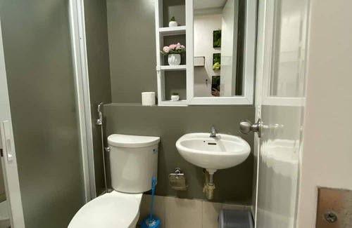 Tagaytay Condominio | Studio unit - NA Suites at Pine Suites Tagaytay. Pet friendly!