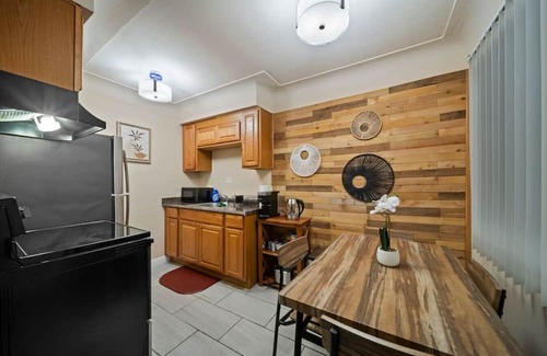 Shelby Township Apartamento | Modern Cozy 1 Bedroom Apartment in Shelby Township