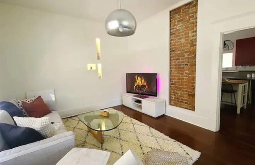 East Side Casa | Stunning/Spacious Commercial Drive Character Home! Central to all of Vancouver.