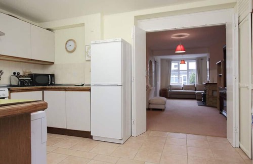 Andover Casa | Large cosy house ideal for corporate lets