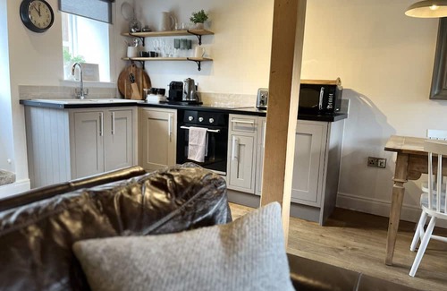 Bainbridge Casa | Luxury Barn Suite with Hot Tub - Dog Friendly