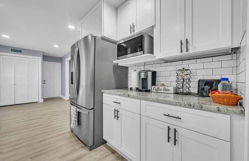 Decatur Casa | NEW! Modern Luxury w/ Pool Table 3BR|5BD Sleeps 10