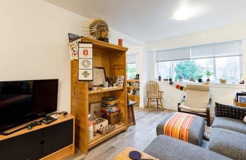 East Side Casa | Beautiful new-remodeled 3 story East-Van house!