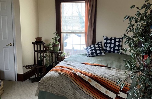 Gordonsville Casa | Pet- Friendly home less than 5 minutes to downtown Gordonsville!