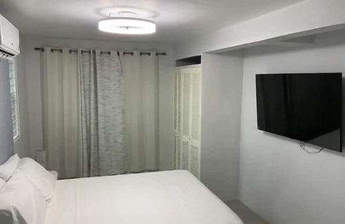 Saint Andrew Casa | Luxury Home Away from Home in Queensboro