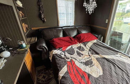 Clear Lake Shores Alquiler De Eote | The Pirate Paradise