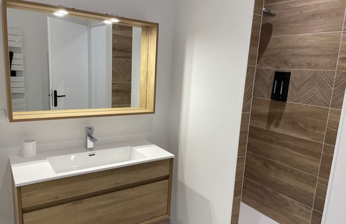 Rochefort Apartamento | Le Scalaire, T2 de Haut Standing Hypercentre Rochefort, Arrivée Autonome