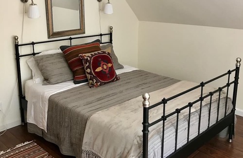 Kennebunk Cabaña | Very private setting on 6 acres,1 mile to beaches and 1 mile to Dock Square.