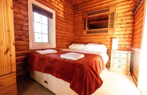 Ffestiniog Cabina | Cozy Mountain 2 Bed Log Cabin - Near Zip World