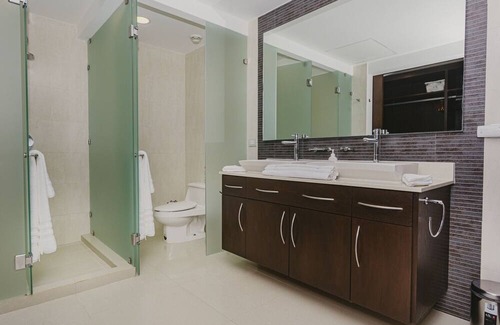 Puerto Juarez Condominio | 726 Sur Casa Goldzmidth 2 Bedroom Condo by RedAwning