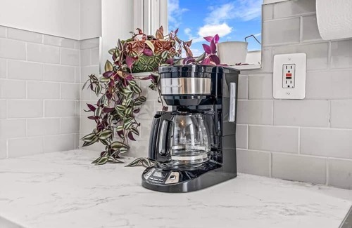 South Philadelphia West Apartamento | Bi-level Apartment w/ South Philly Rooftop