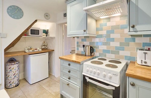Hythe Casa | Host & Stay | Claire's Cottage