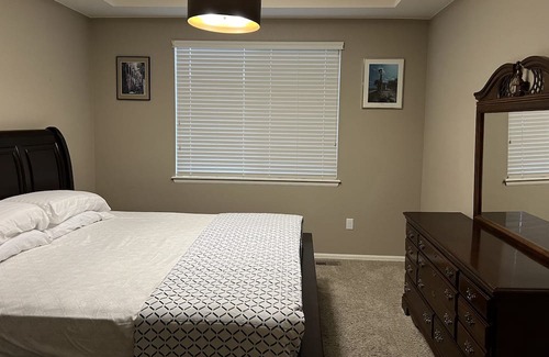 Brighton Casa | The Spacious Spruce: 4BR Retreat 17 min from DIA.