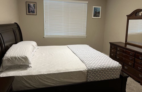 Brighton Casa | The Spacious Spruce: 4BR Retreat 17 min from DIA.