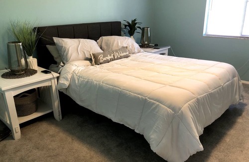 Park East Condominio | Enjoy everything Sarasota has to offer! Close to downtown, and gulf beaches.