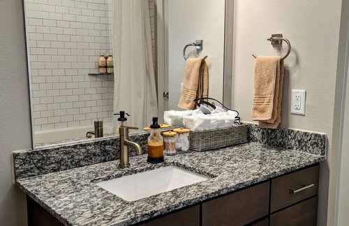 Magnolia Apartamento | Spacious 1BR Apt with pool and gym