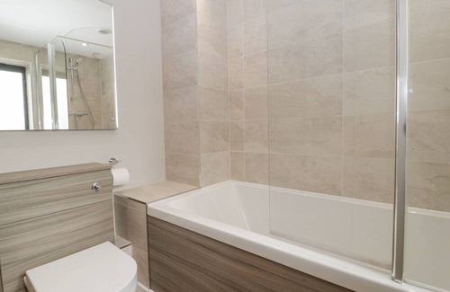 Newent Cabaña | MEDLANDS, pet friendly, with a garden in Newent