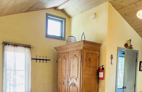 Salida Cabina | Cozy and serene riverside cabin near Salida, CO