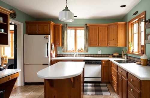 Mississippi Mills Casa | Waterfront Cottage with Sauna, Fire Pit, and Kayaks—A Film-Themed Experience!