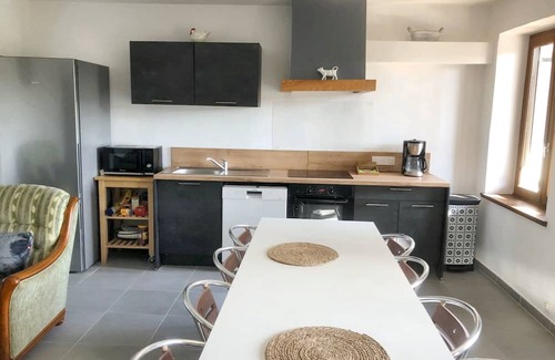 Saint-Etienne-des-Oullieres Casa | Homerez - Big house for 10 ppl. with terrace at Saint-Étienne-des-Oullières