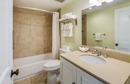 Old Town Complejo | Ocean View w/ Private Beach & Pool 2 Bed/2 Bath Resort w/ free laundry July10-13