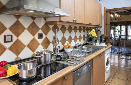 Siguenza Casa | Abad Casa Sigüenza una Preciosa Casa Rural con Porche, Barbacoa y Jardin Privado