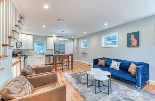 Washington Casa | Ash Abode - Free Secured Parking