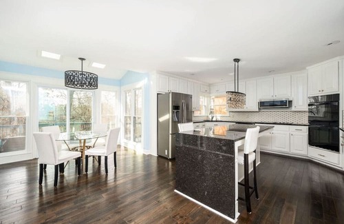 Roswell Casa | Roswell Luxury: 7 BD 5.5 BA 2LVG