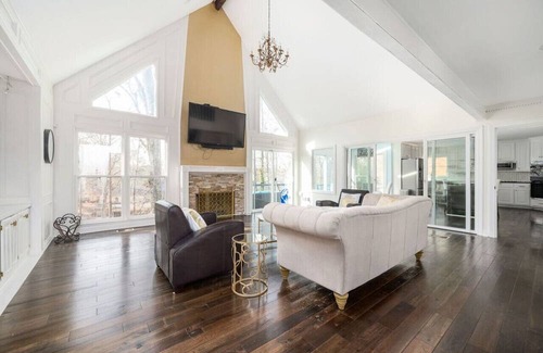 Roswell Casa | Roswell Luxury: 7 BD 5.5 BA 2LVG