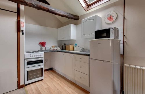 Colchester Cabaña | 3 Bedroom Cottage - Shared Pool