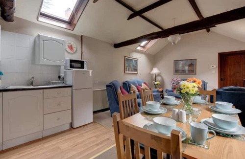 Colchester Cabaña | 3 Bedroom Cottage - Shared Pool