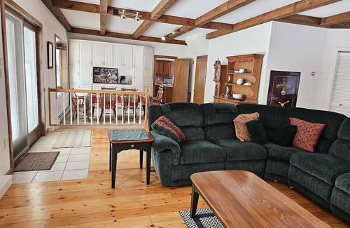Franklin Casa | 2 Bedroom Cozy Sanctuary in Vermont's Countryside with Gorgeous Ponds