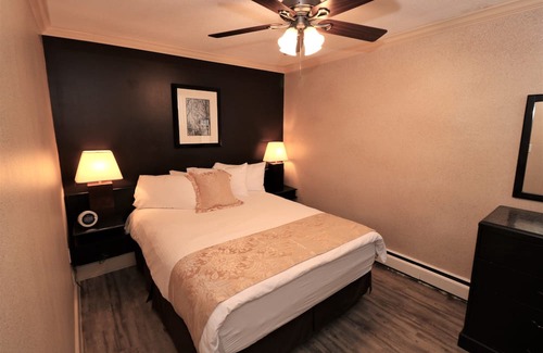 Coal Harbour Apartamento | Divya Sutra Suites - One Bedroom Apartment with Harbour View!