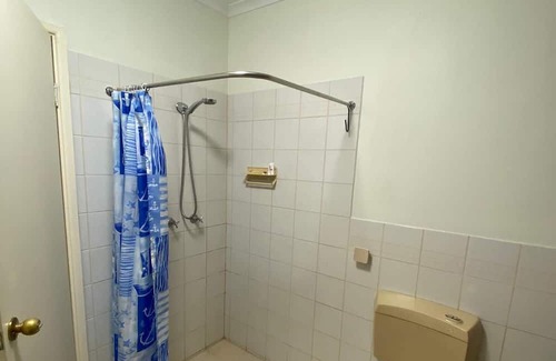 Cannonvale Apartamento | Spacious granny flat on the ground floor, close to shops, beaches, town centre.