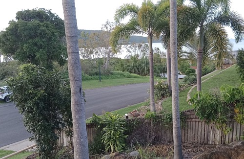 Cannonvale Apartamento | Spacious granny flat on the ground floor, close to shops, beaches, town centre.